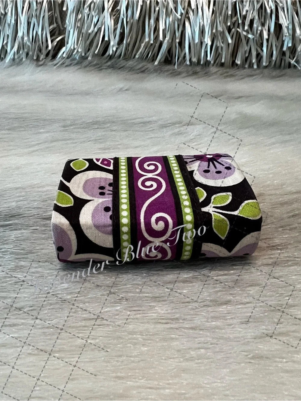 VERA BRADLEY Plum Petals 2011 Kiss Me Twice Lippie Hard Case Purple Brown Floral